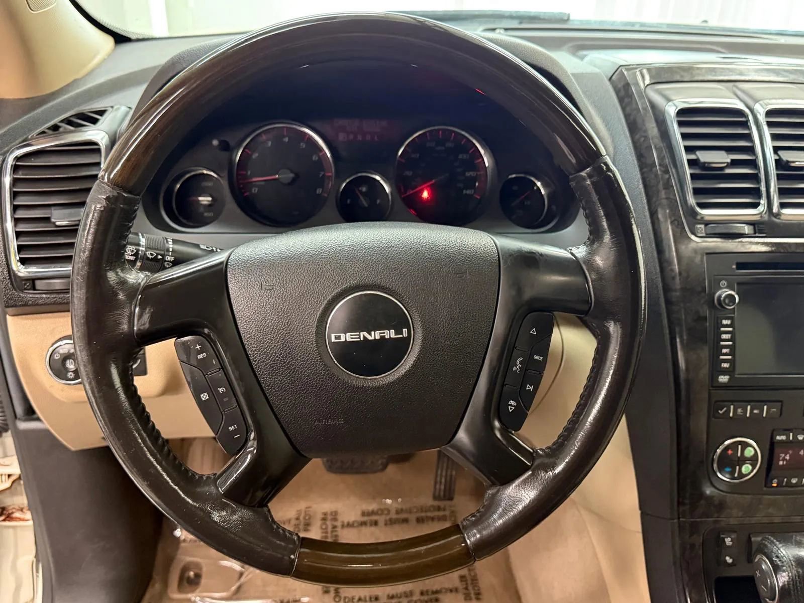 Used 2011 GMC Acadia Denali image 33