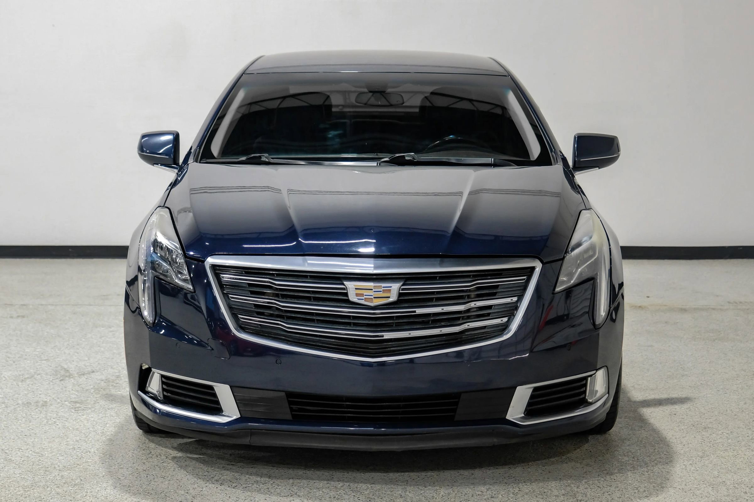 Used 2019 Cadillac XTS Luxury image 3