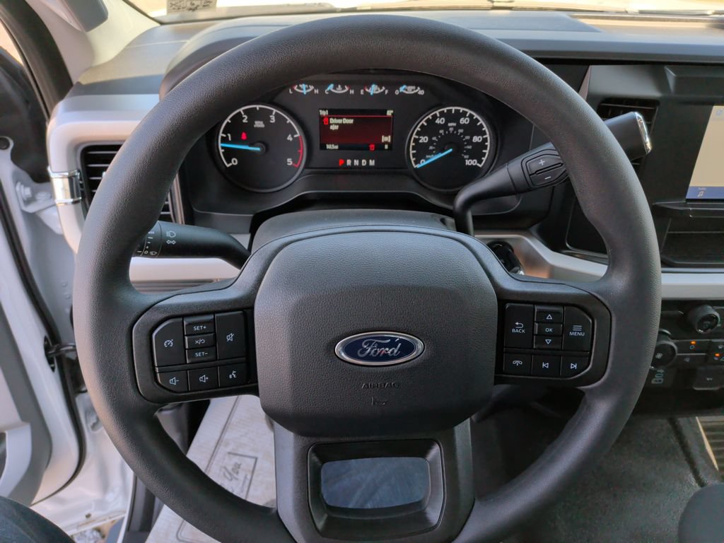 New 2025 Ford F550 4x4 Regular Cab Super Duty image 15