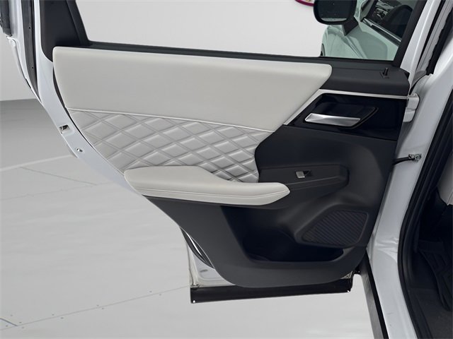 Used 2022 Mitsubishi Outlander SEL image 18