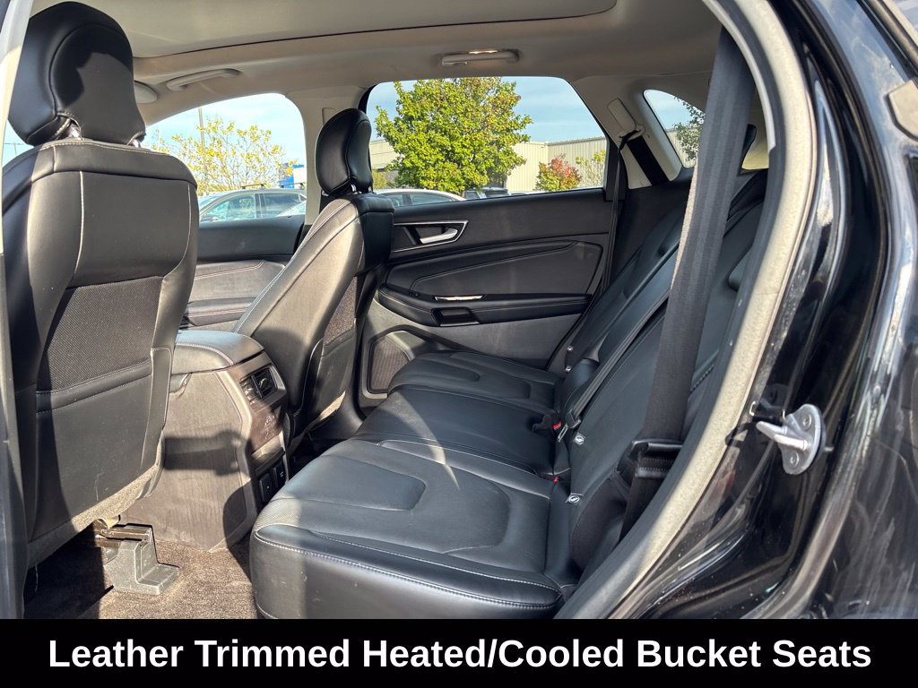 Used 2018 Ford Edge Titanium w/ Equipment Group 301A AWD/4WD image 12