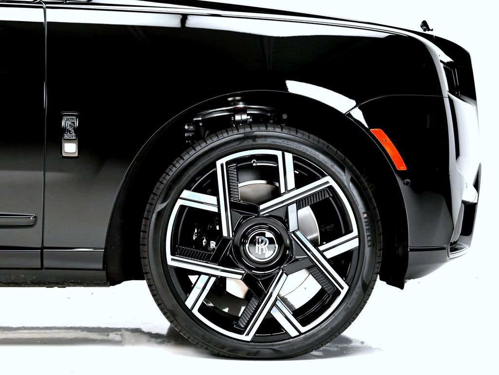 New 2026 Rolls-Royce Cullinan Black Badge AWD/4WD image 6
