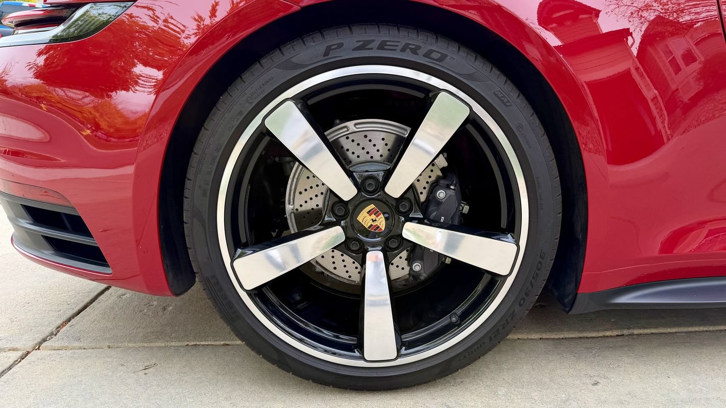 Used 2024 Porsche 911 Carrera RWD image 15