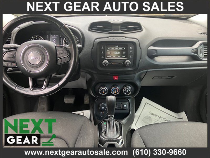 Used 2017 Jeep Renegade Altitude AWD/4WD image 8