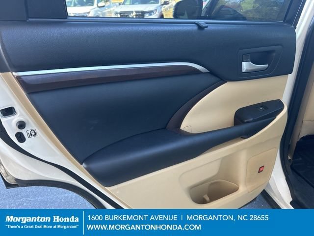 Used 2015 Toyota Highlander Limited Platinum AWD/4WD image 29