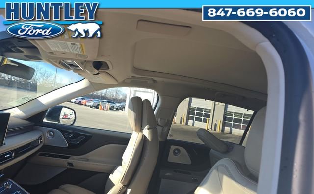 Used 2020 Lincoln Aviator Reserve w/ Equipment Group 202A image 11