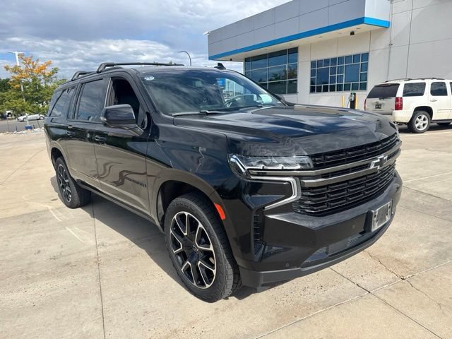 Used 2021 Chevrolet Suburban RST w/ Luxury Package AWD/4WD image 3
