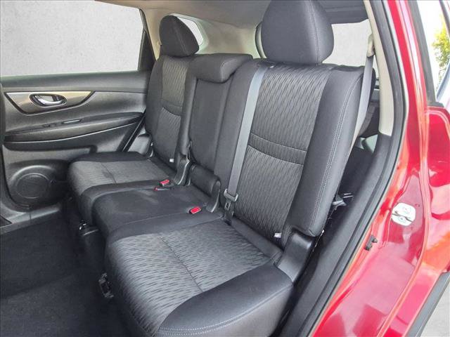 Used 2018 Nissan Rogue SV FWD image 17