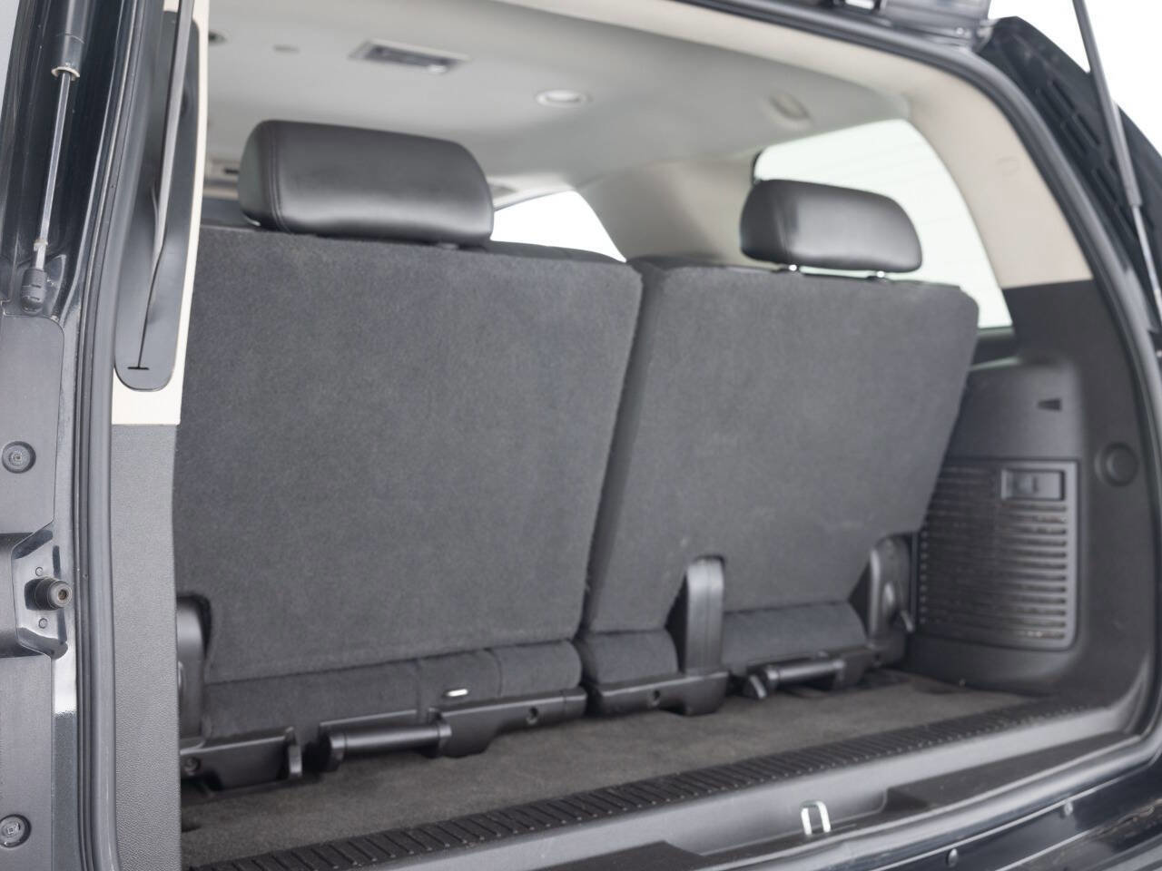 Used 2011 Chevrolet Tahoe LTZ AWD/4WD image 46