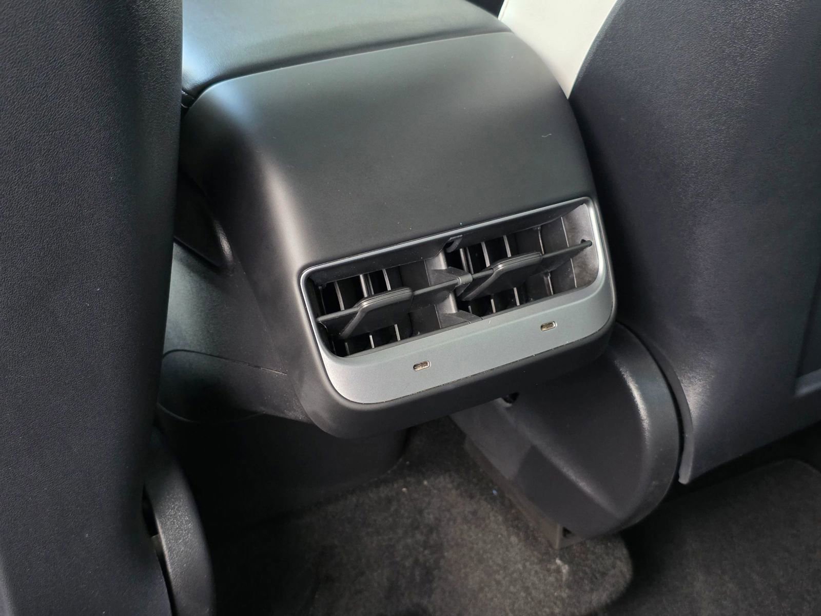 Used 2021 Tesla Model Y Long Range AWD/4WD image 32