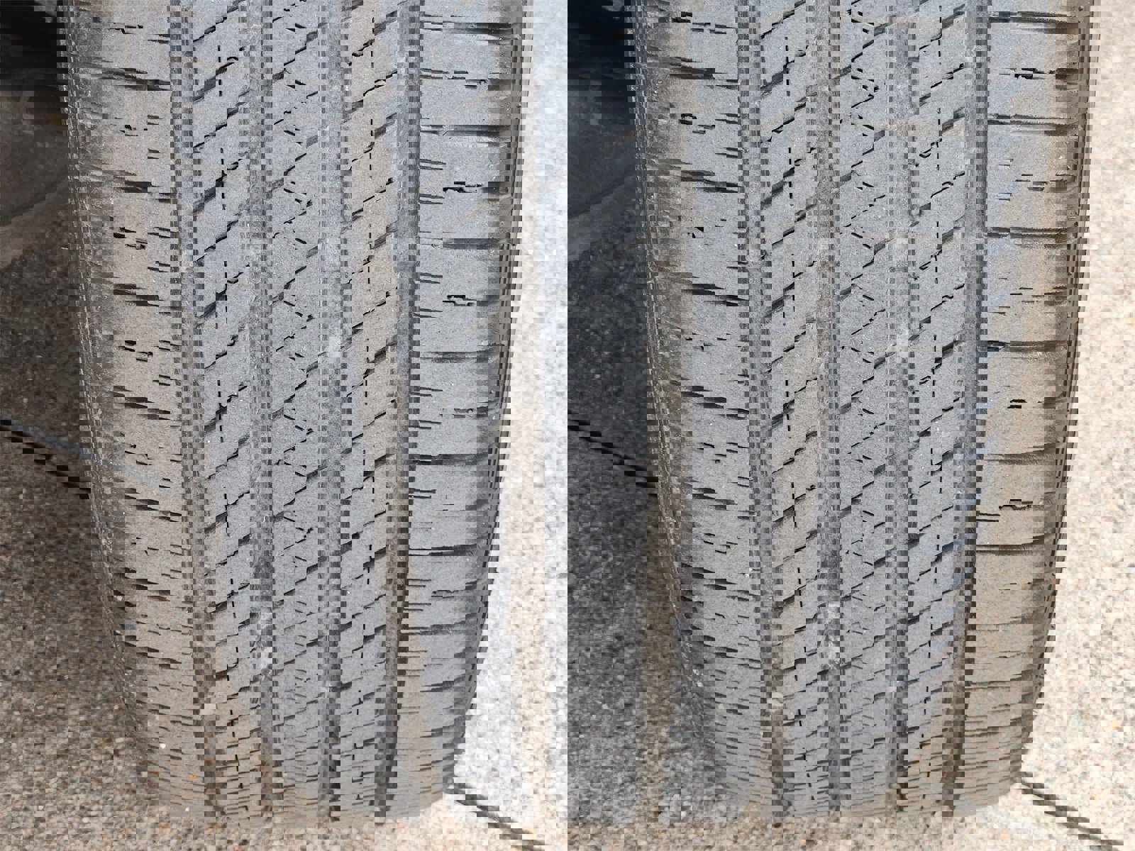 Certified 2024 Jeep Grand Cherokee L Laredo image 16