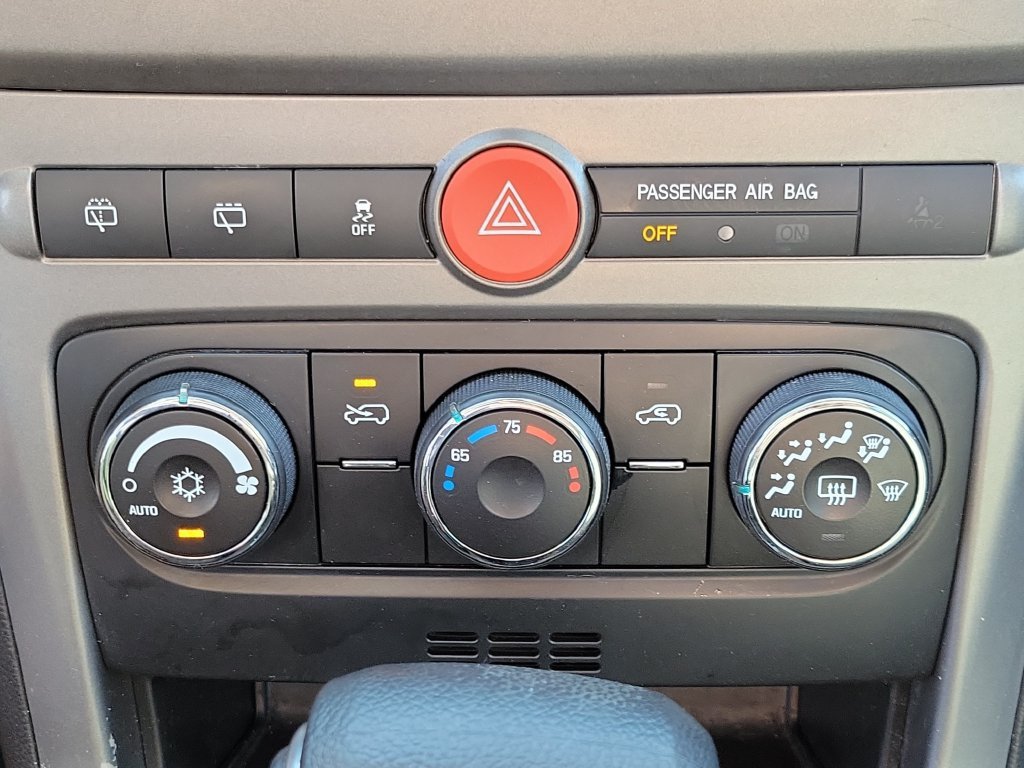 Used 2014 Chevrolet Captiva Sport LS FWD image 25