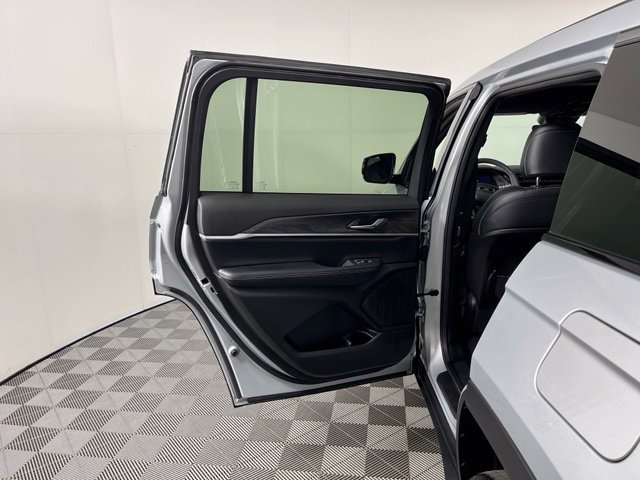 Used 2026 Jeep Grand Cherokee L 4WD image 39