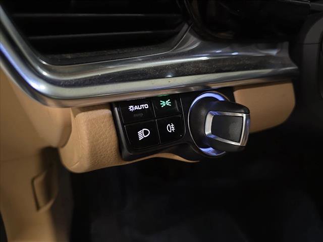 Used 2018 Porsche Panamera 4 image 27