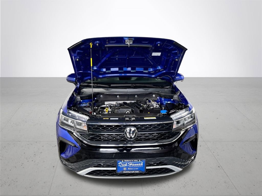 Certified 2024 Volkswagen Taos SE w/ Panoramic Sunroof Package image 22