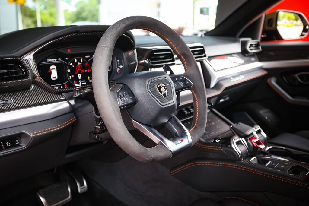 Used 2026 Lamborghini Urus SE AWD/4WD image 45