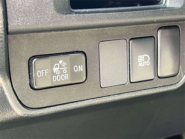Used 2018 Toyota Tacoma SR5 image 21