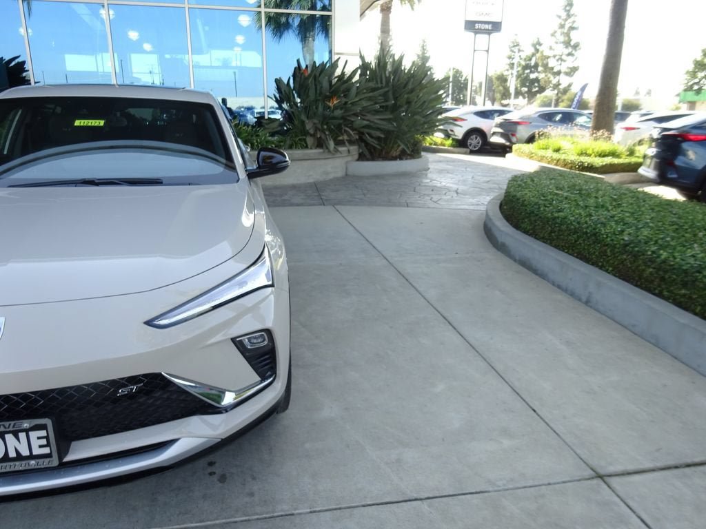 New 2026 Buick Envista Sport Touring w/ Studio Series FWD image 31