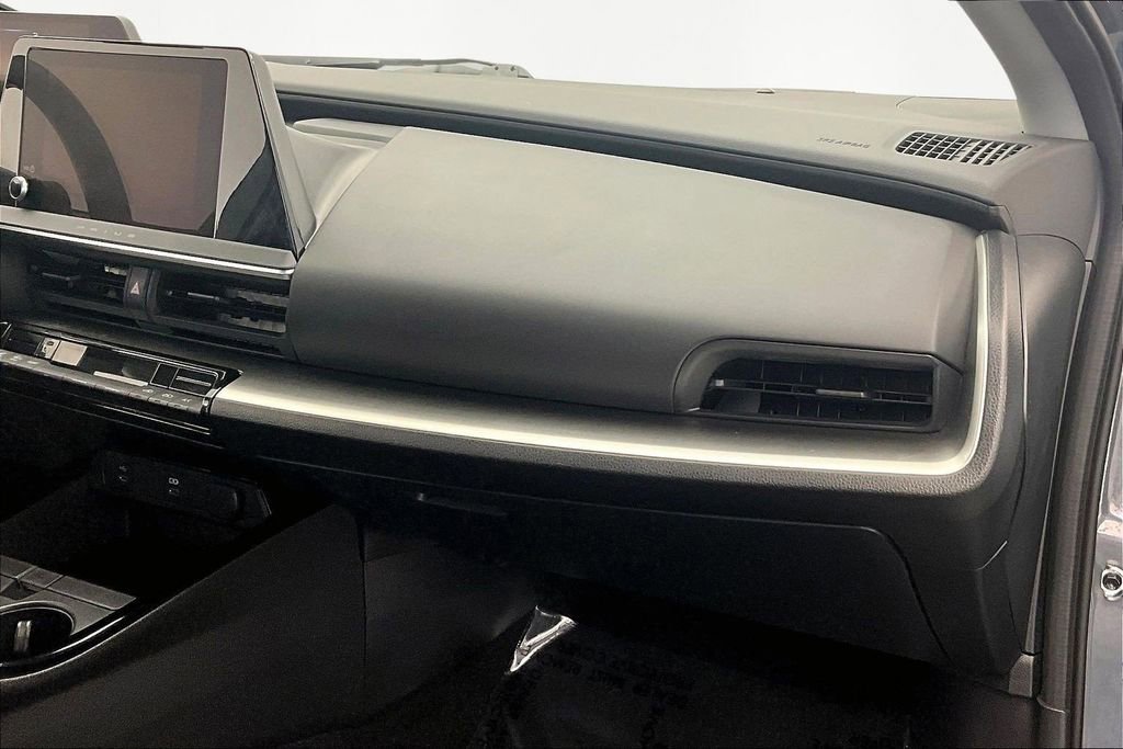 Used 2025 Toyota Prius LE image 17