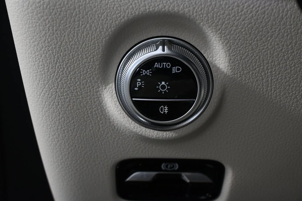Certified 2022 Mercedes-Benz C 300 4MATIC Sedan image 9