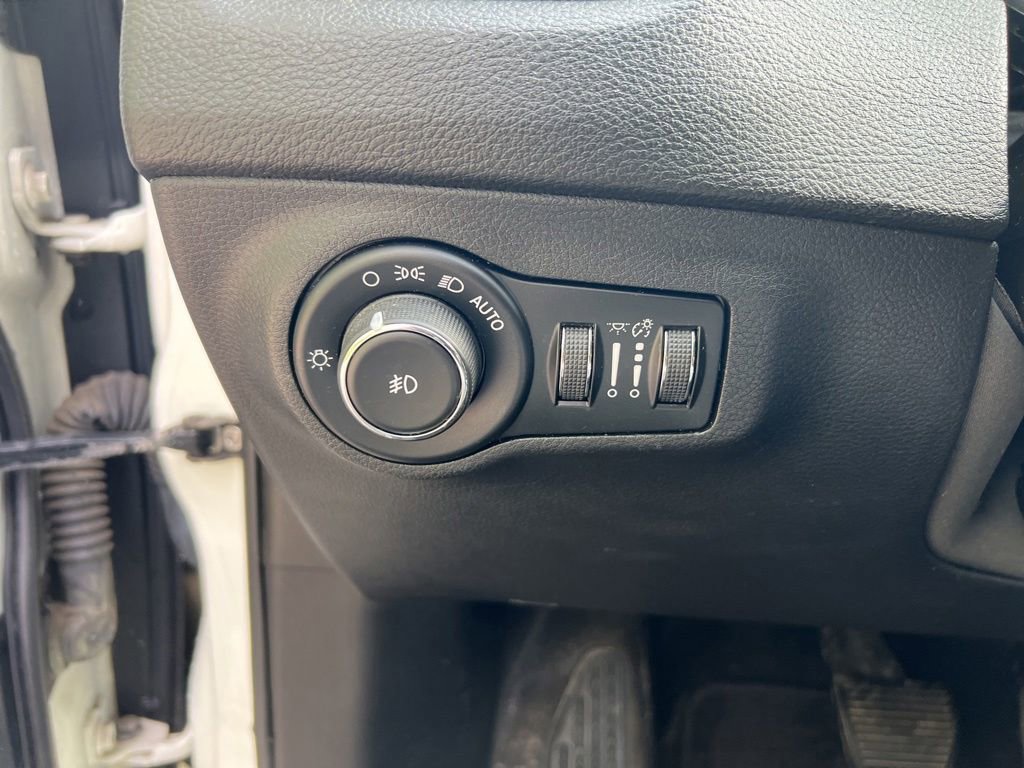 Used 2018 Jeep Compass Limited AWD/4WD image 16