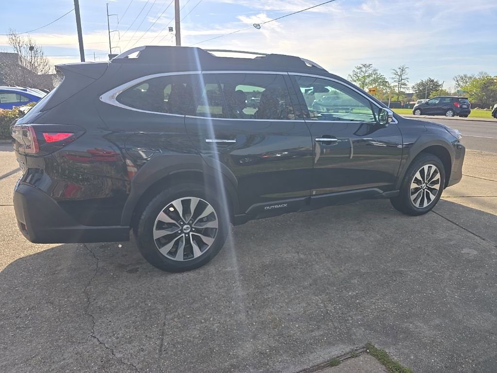 Used 2023 Subaru Outback Touring image 4