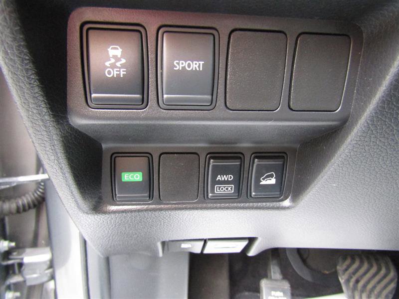 Used 2016 Nissan Rogue S image 14