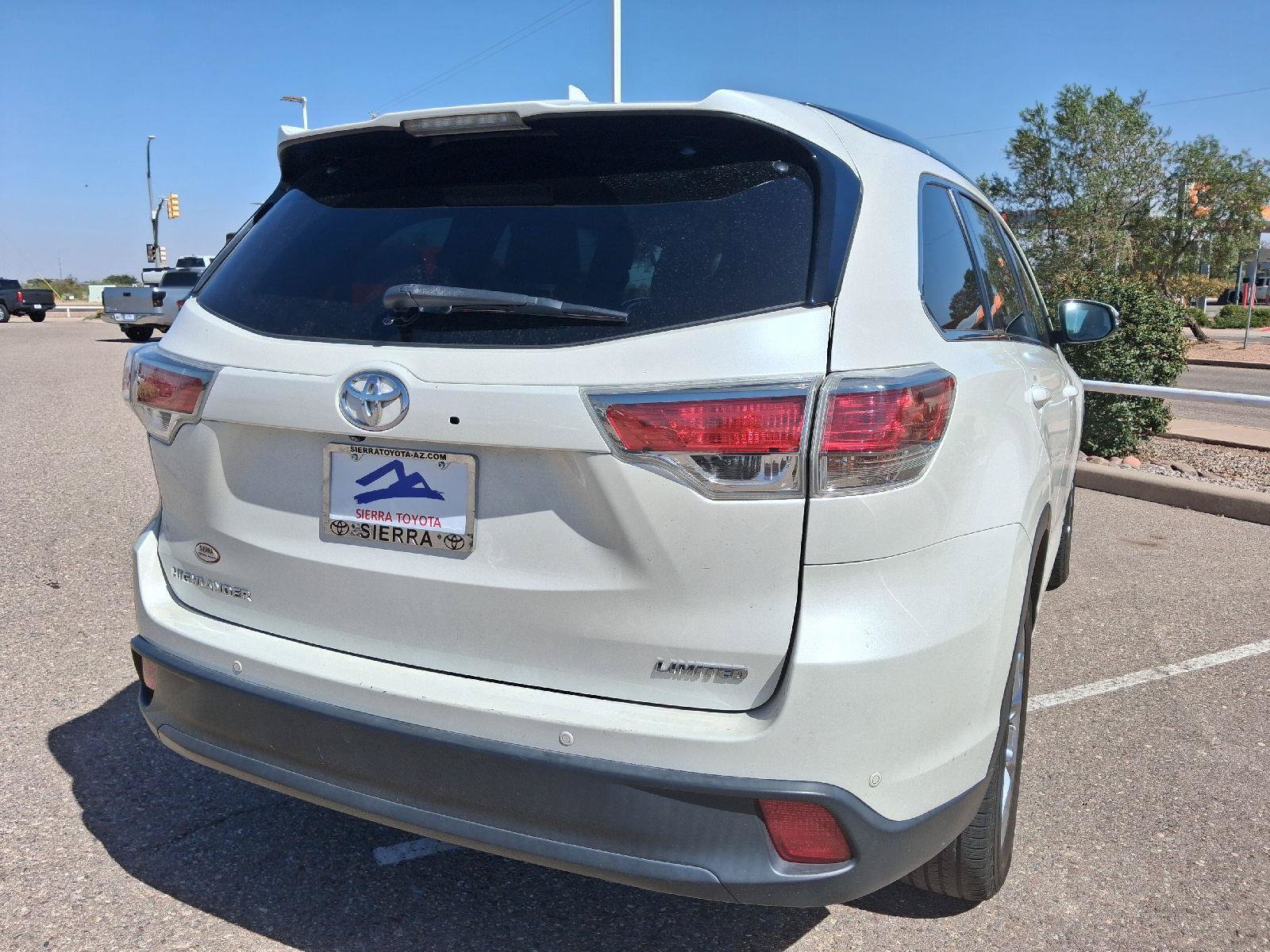 Used 2014 Toyota Highlander Limited FWD image 12