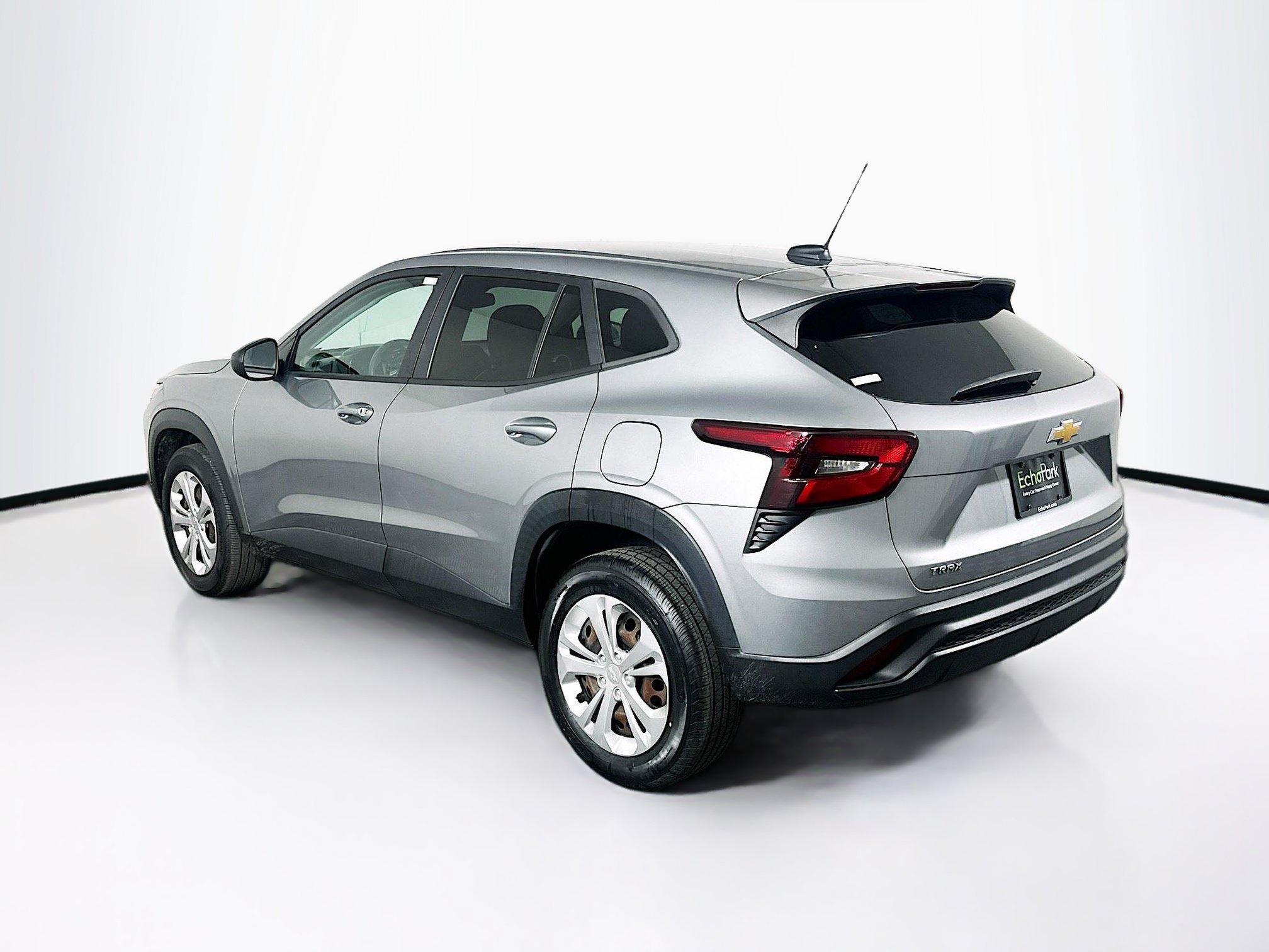 Used 2024 Chevrolet Trax LS FWD image 5