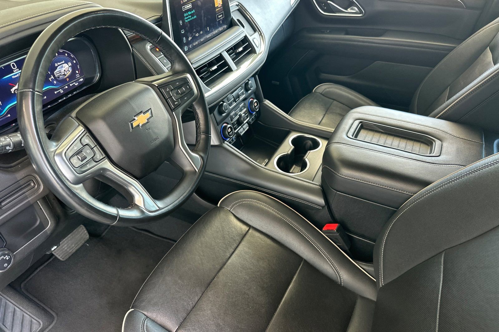 Used 2023 Chevrolet Suburban Premier image 10