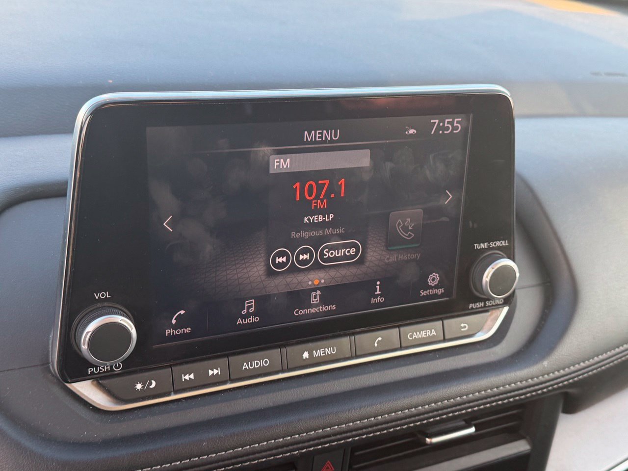 Certified 2025 Nissan Rogue SV FWD image 19