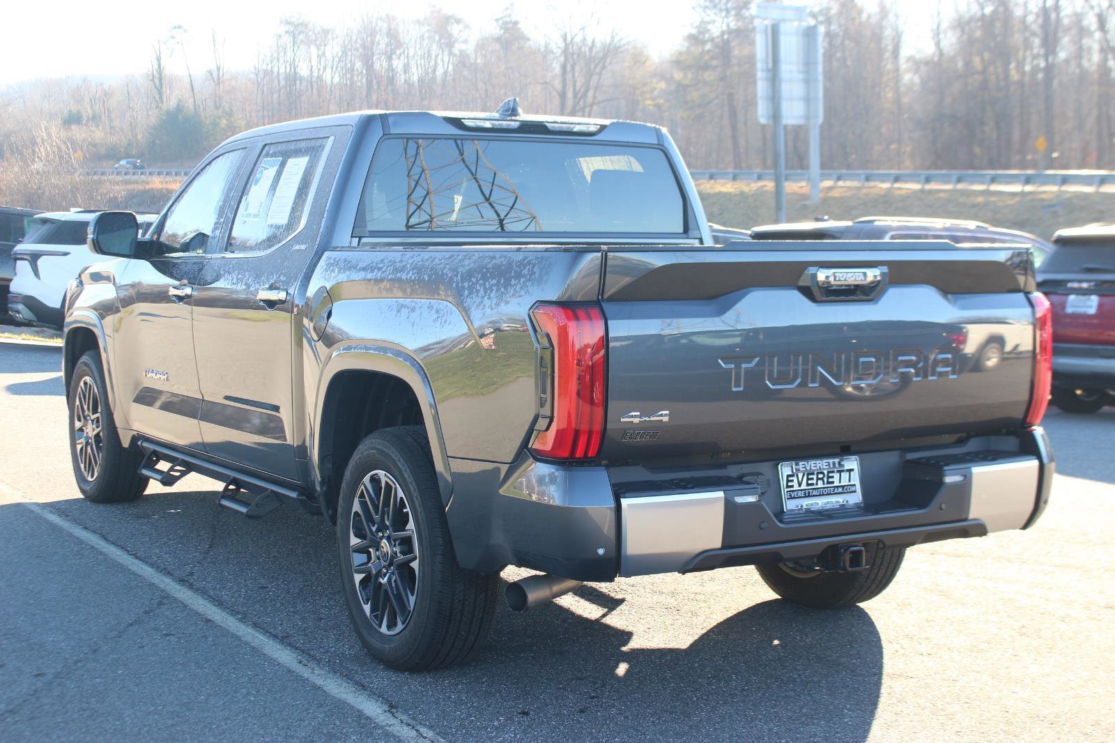 Used 2024 Toyota Tundra Limited w/ Power Package image 5