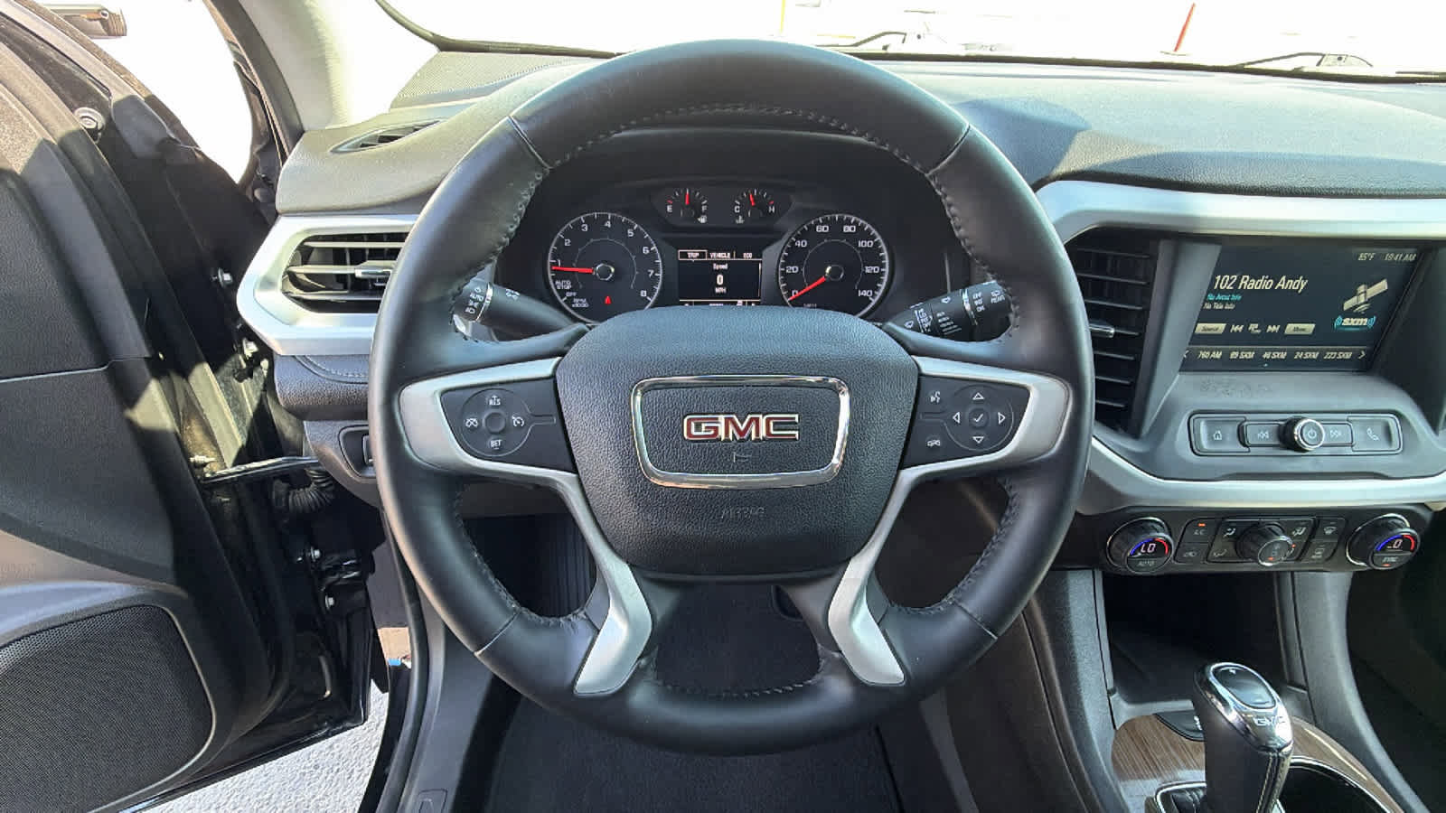 Used 2018 GMC Acadia SLE FWD image 18