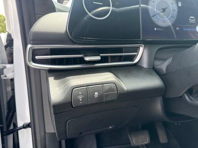 Used 2025 Hyundai Elantra SEL FWD image 26