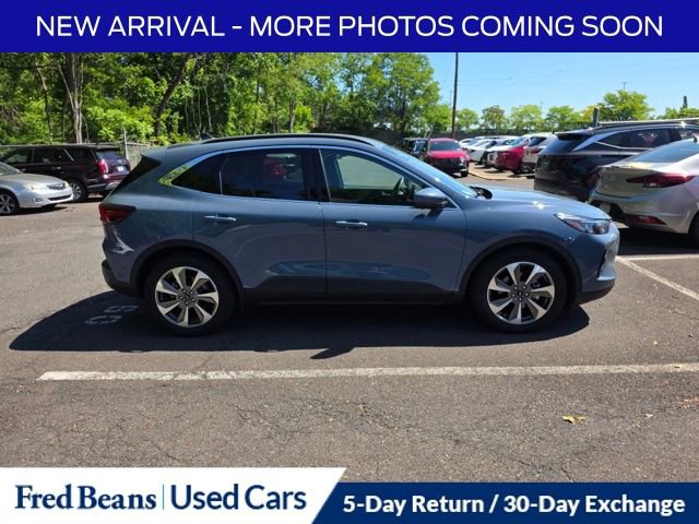 Used 2023 Ford Escape Platinum w/ Premium Technology Package FWD image 4