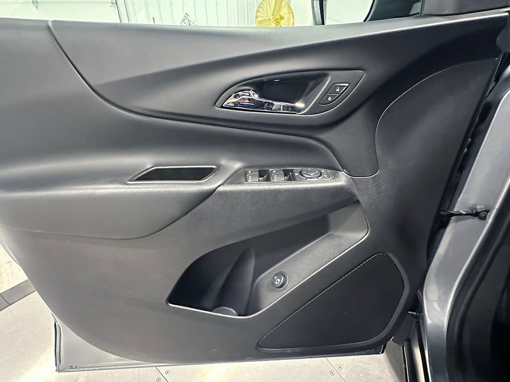 Used 2024 Chevrolet Equinox LT FWD image 21