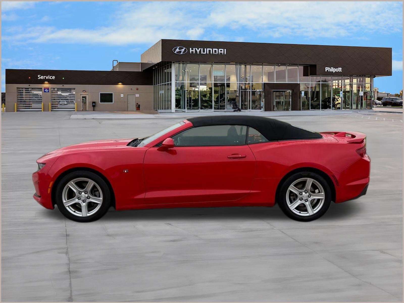 Used 2020 Chevrolet Camaro LT RWD image 2