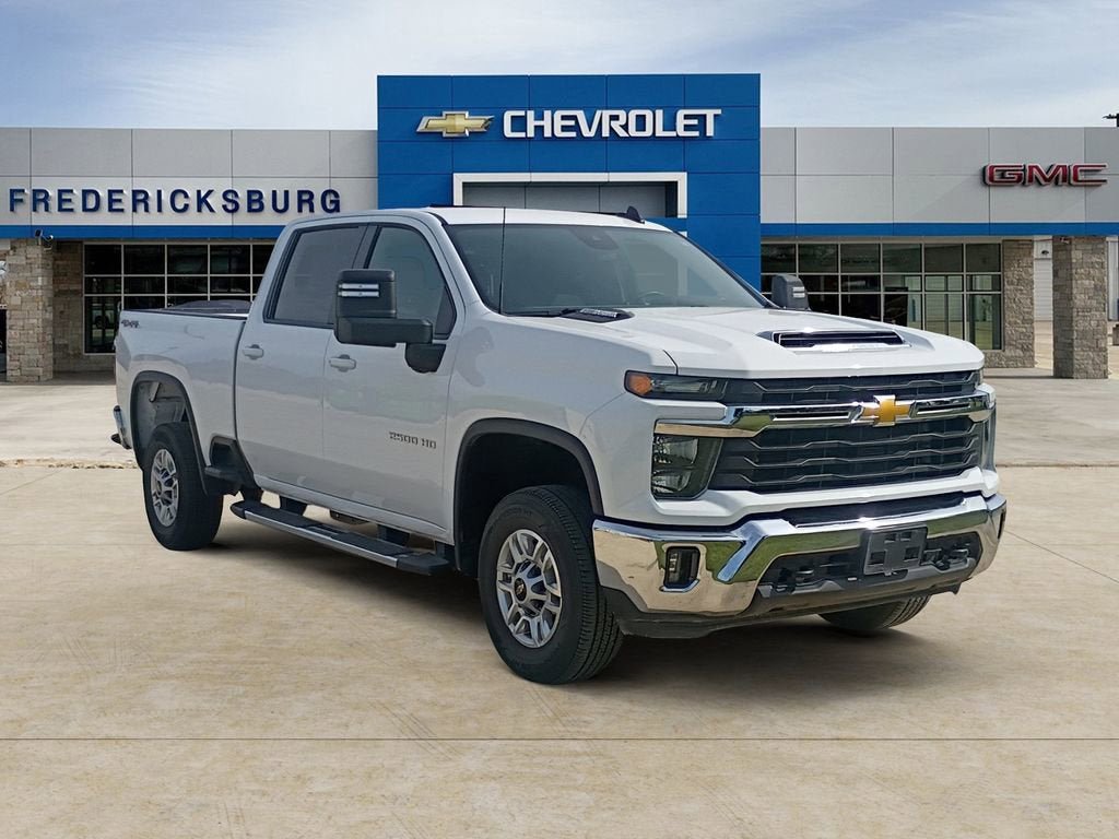 Used 2025 Chevrolet Silverado 2500 LT w/ Convenience Package AWD/4WD image 7