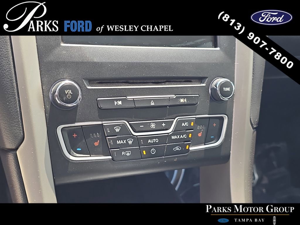 Used 2016 Ford Fusion SE w/ Equipment Group 202A AWD/4WD image 23