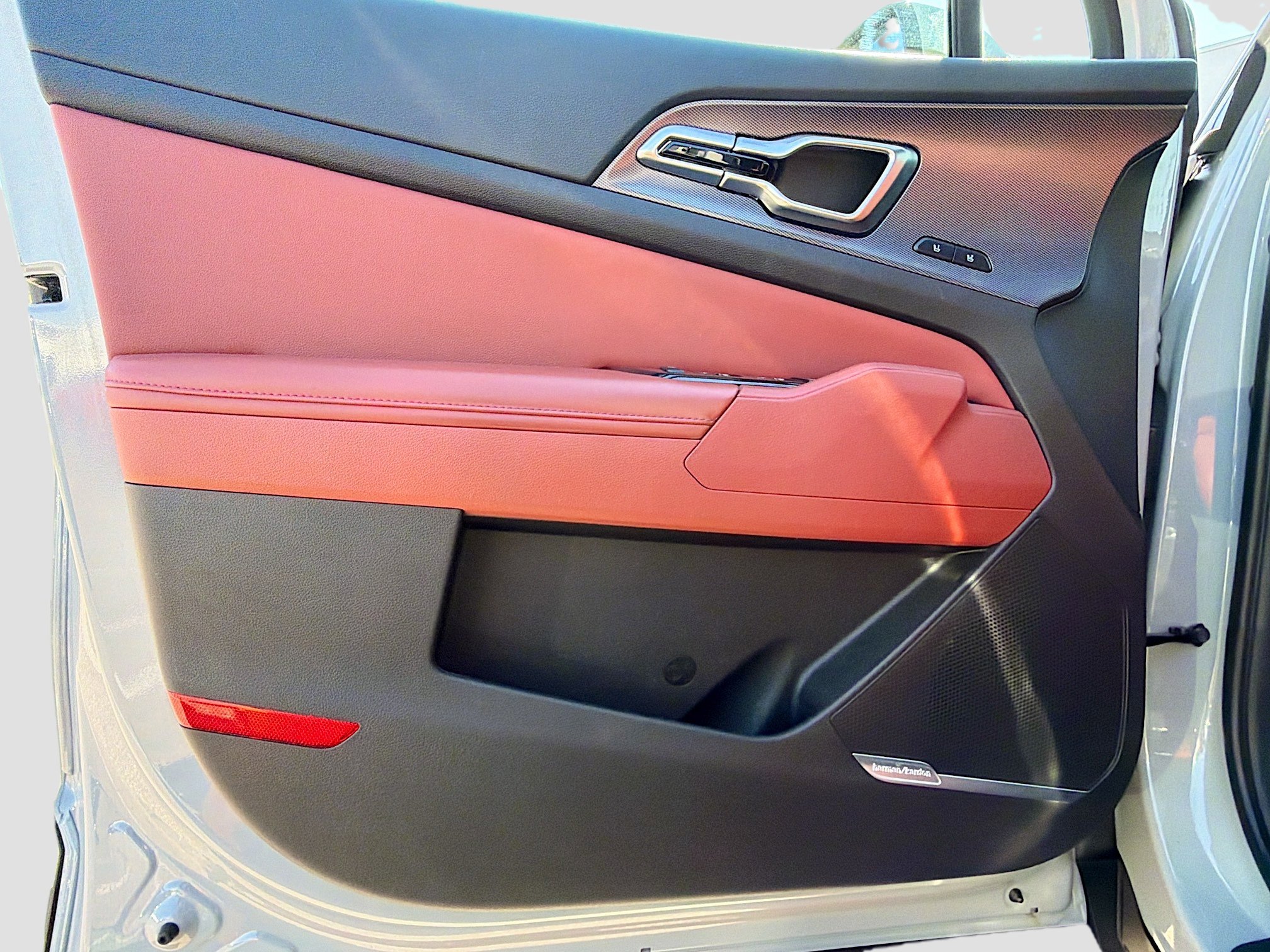 Used 2023 Kia Sportage SX image 22