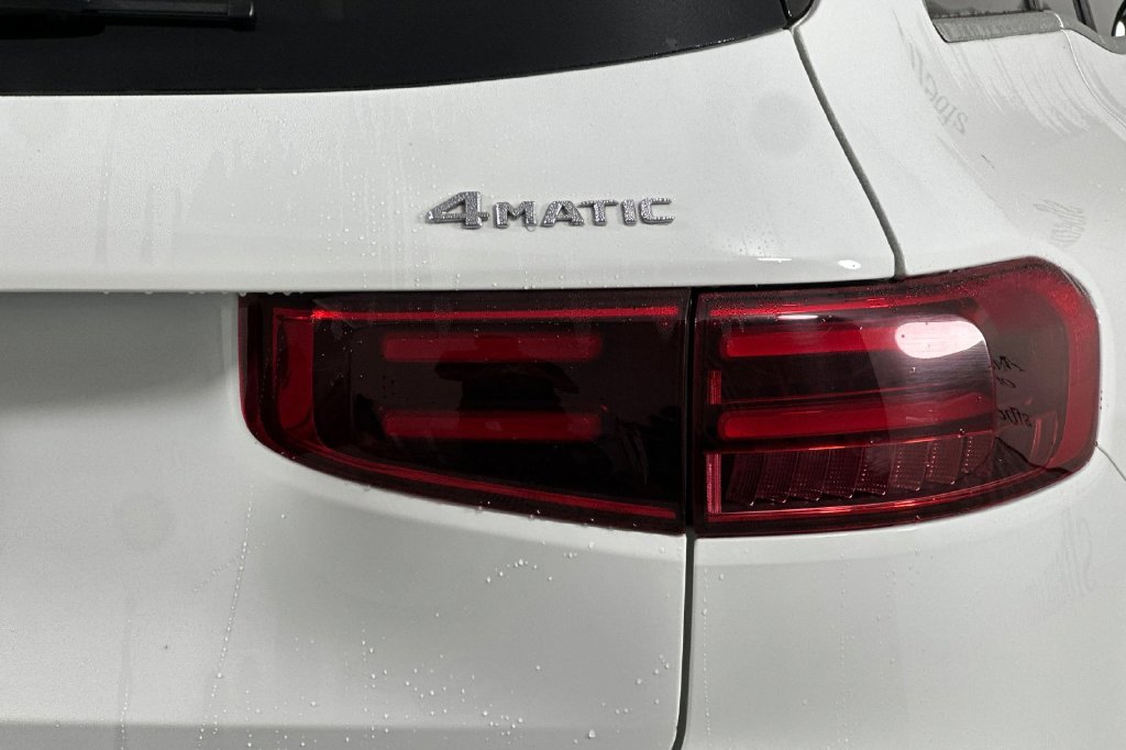 Certified 2024 Mercedes-Benz GLB 250 4MATIC image 33