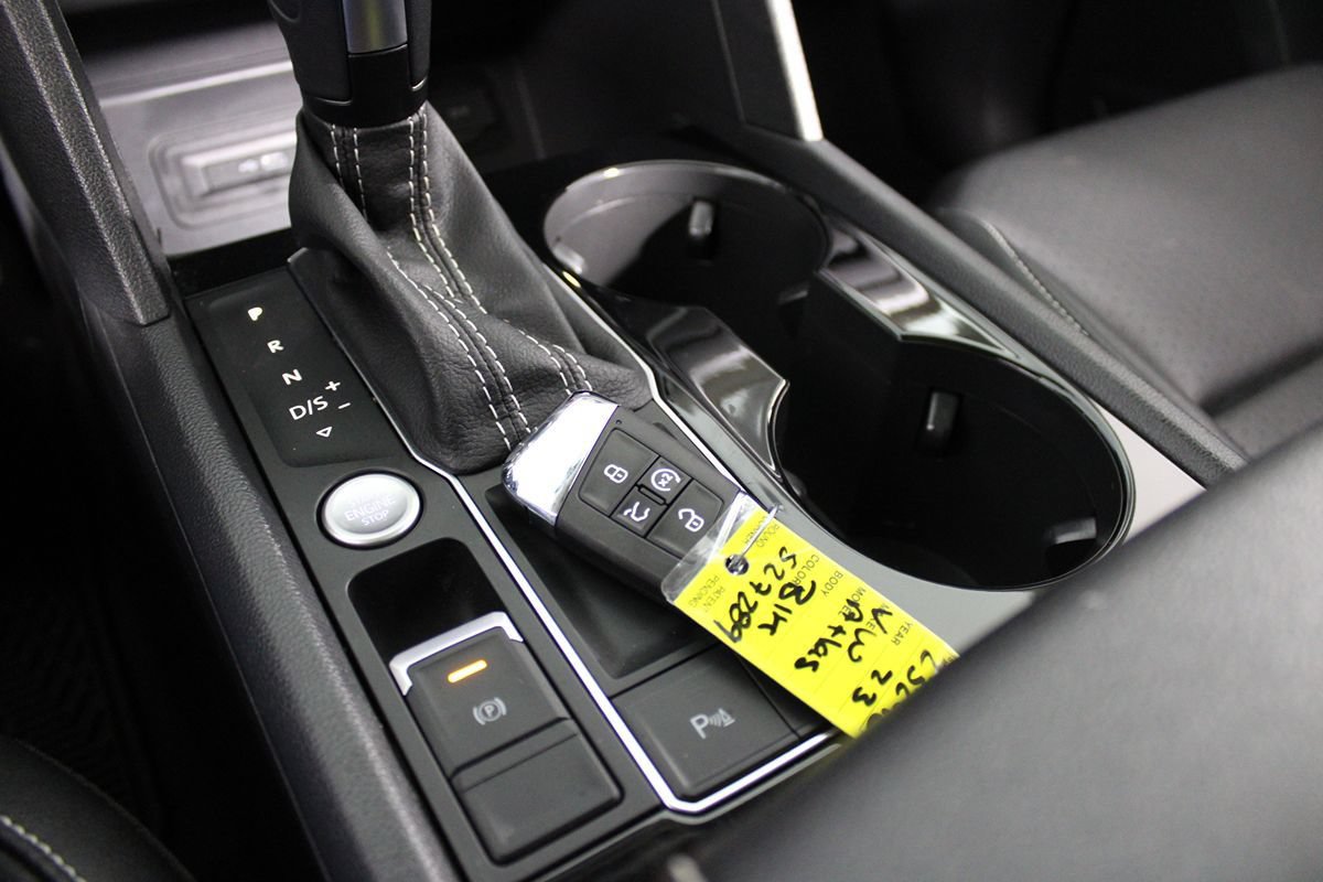 Used 2023 Volkswagen Atlas SE w/ Panoramic Sunroof Package FWD image 19