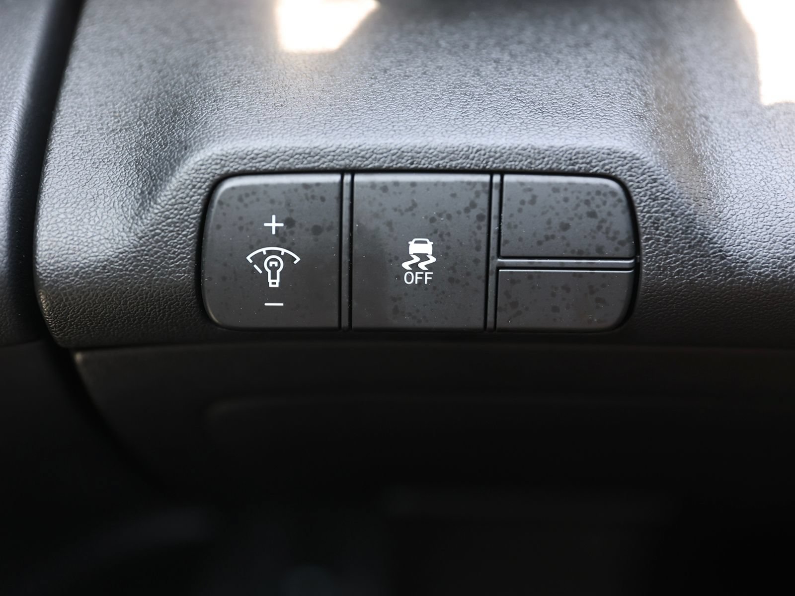 Certified 2025 Hyundai Elantra SEL FWD image 31