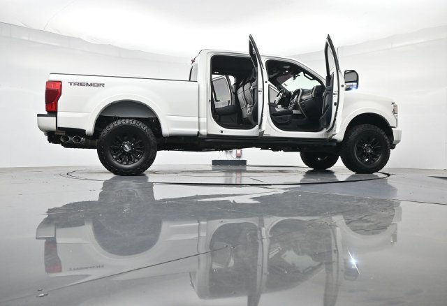 Certified 2022 Ford F250 Lariat w/ Tremor Off-Road Package AWD/4WD image 67