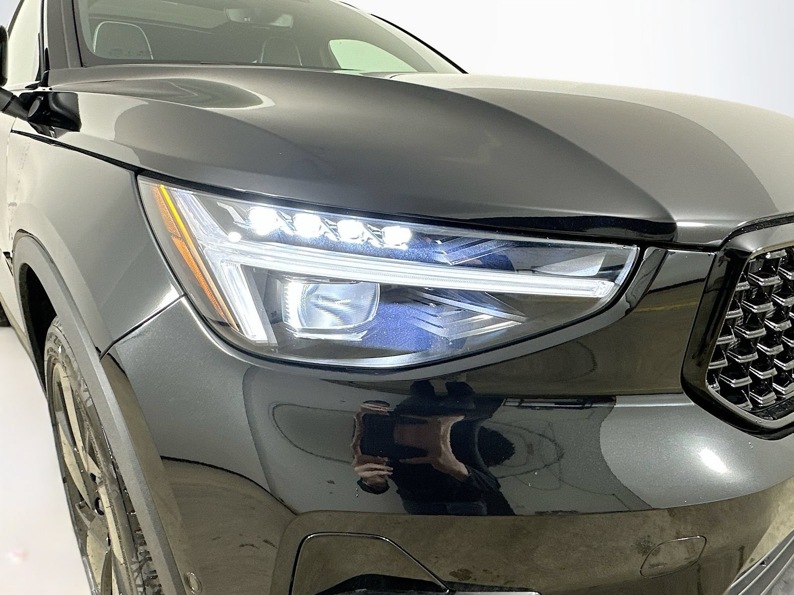 New 2026 Volvo XC40 B5 Ultra w/ Protection Package Premier AWD/4WD image 9