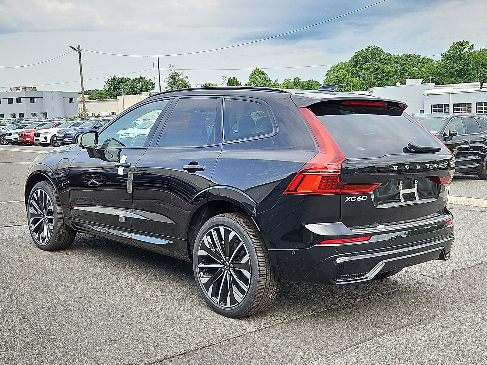 New 2026 Volvo XC60 T8 Ultra w/ Protection Package Premier AWD/4WD image 4