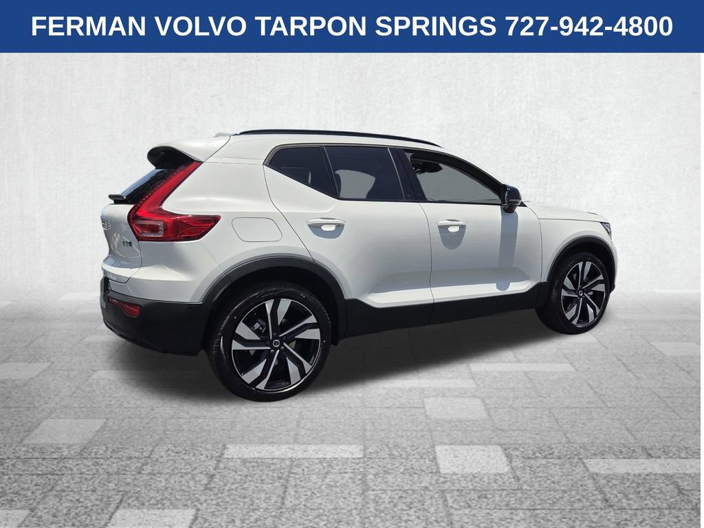 New 2026 Volvo XC40 B5 Plus w/ Climate Package AWD/4WD image 8