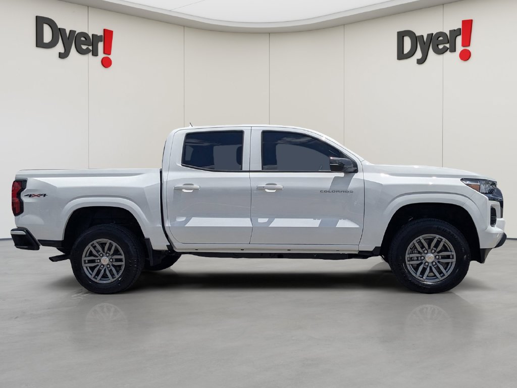 Used 2026 Chevrolet Colorado LT AWD/4WD image 2