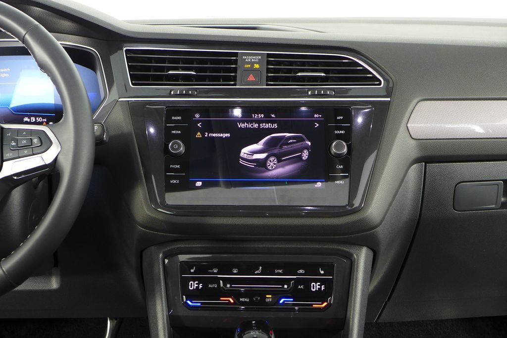 Used 2024 Volkswagen Tiguan SE w/ Panoramic Sunroof Package image 26