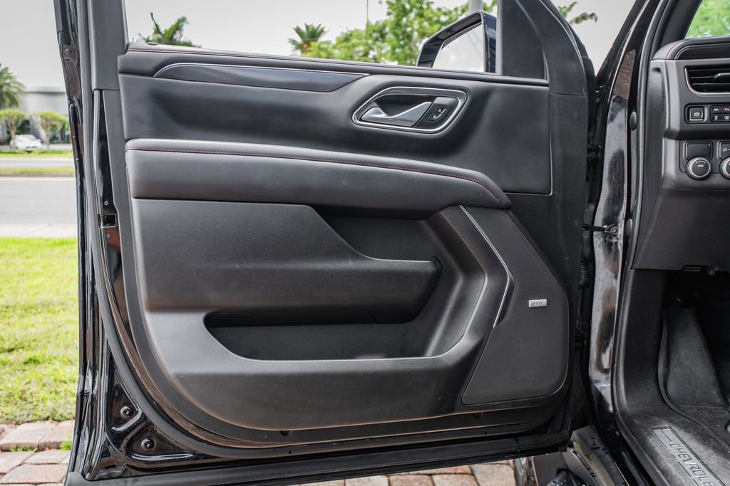 Used 2022 Chevrolet Tahoe RST w/ Sport Performance Package image 17